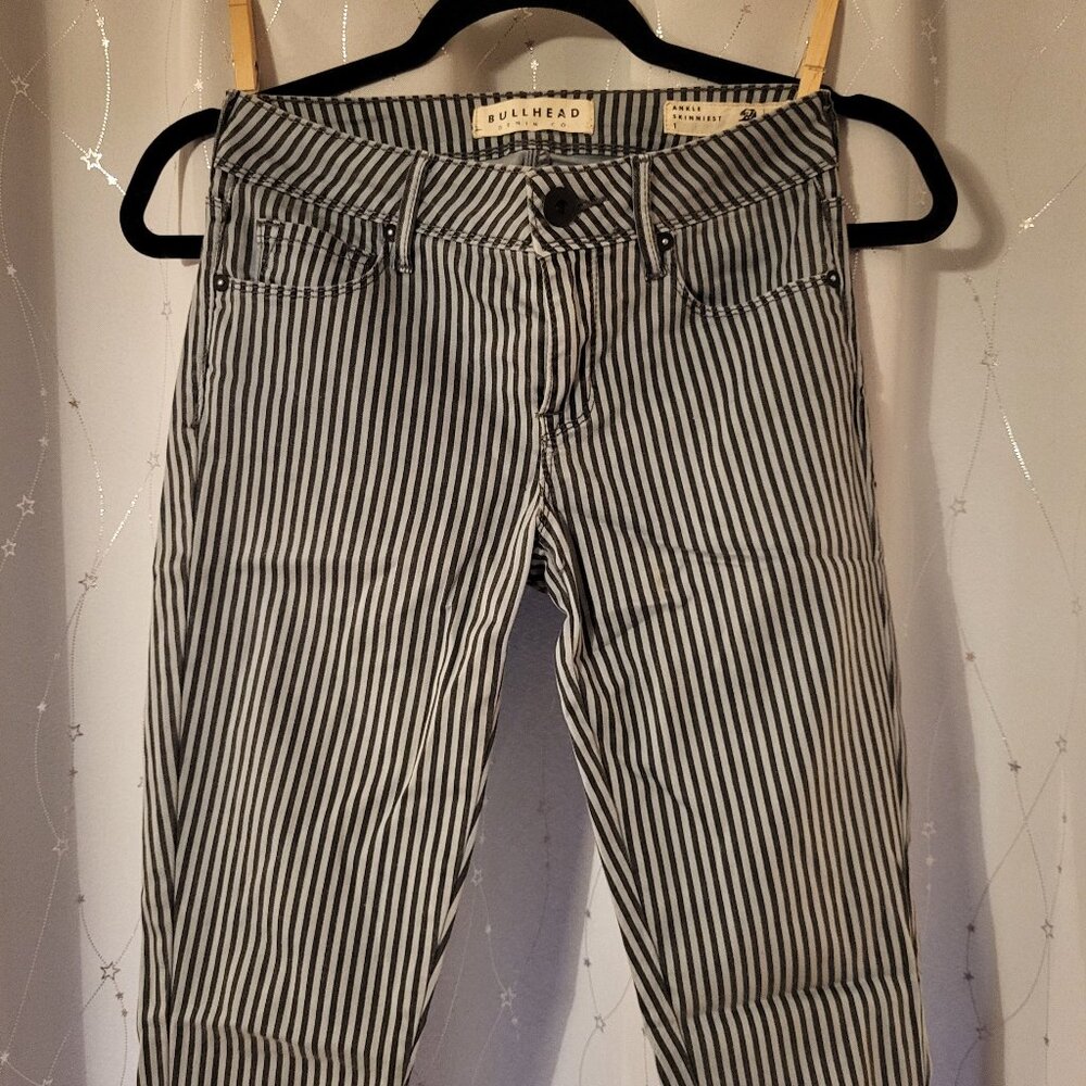 Bullhead skinny jeans
